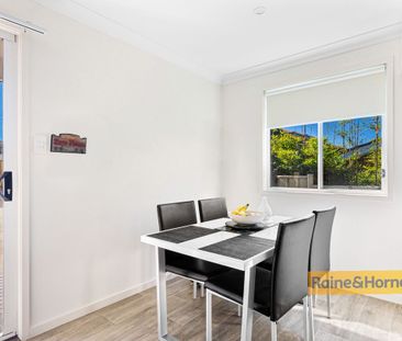 MODERN THREE BEDROOM COTTAGE - Photo 2