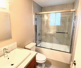 Renovated 3 BR on W. 19th Ave & Oak Street - Photo 4