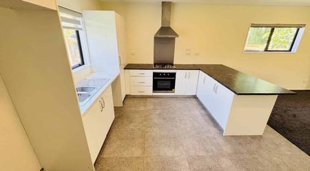 RANDWICK PARK, 3 BEDROOMS - Photo 2