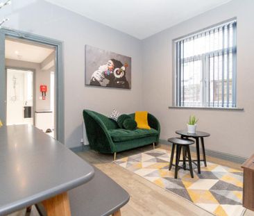1 bedroom in a house share to rent - Photo 2