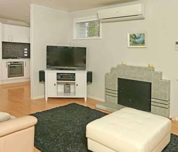 Spacious Family Home - Photo 2