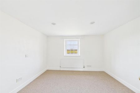 4 bedroom detached house to rent - Photo 5