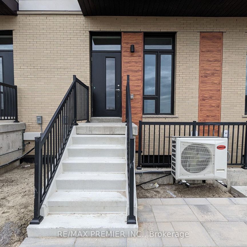For Lease - 11 Steckley House Lane Unit# 409, Richmond Hill, Ontario - Photo 1