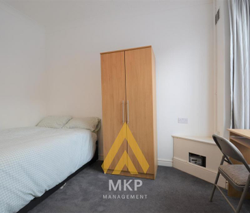 4 bedroom terraced house to rent - Photo 5