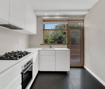 4/34 Weir Street, Balwyn VIC 3103 - Photo 4