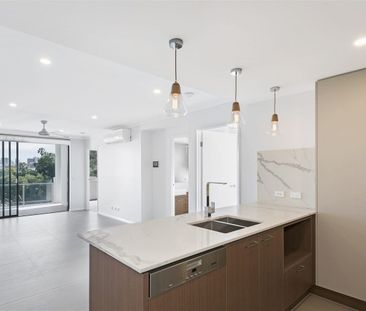 Luxurious Living Unveiled: Charlton Residences - Your Gateway to Elevated Comfort in Windsor - Photo 5