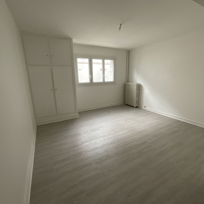 Location Appartement 1 pièce 31m² BOURGES 18000 - Photo 1