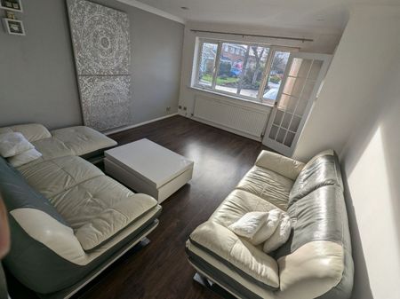 St. Clares Avenue, Fulwood, Preston - Photo 3