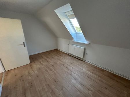 3 Zimmer Dachgeschosswohnung in Holtdorf - Photo 3