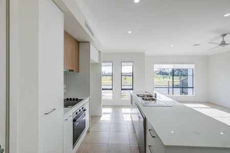 Near New Family Home - Photo 4
