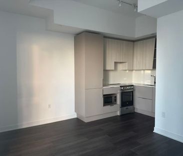 For Lease - 3900 Confederation Parkway Unit# 3010, Mississauga, Ont... - Photo 2