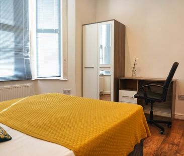 Room in a Shared House, Croham Road, CR2 - Photo 2