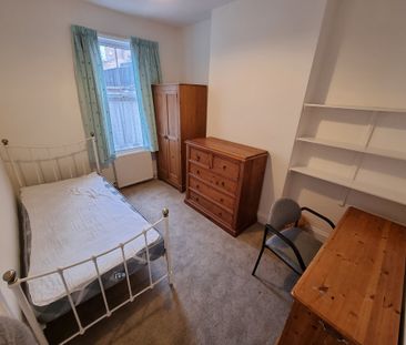5 Bed Student Accommodation - Photo 2