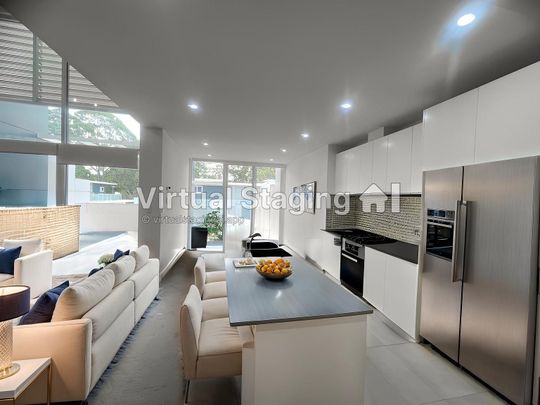 Two bedroom+study fully furnished LOFT with high ceiling and massive external area ready to move in! - Photo 1