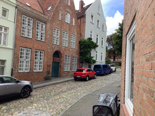 So macht wohnen Spaß: Niedliche 3-Zimmer-Wohnung mit Balkon inmitten der Lübecker Altstadt. - Photo 1