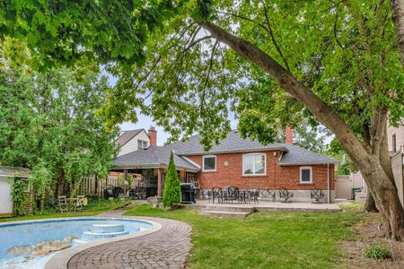 For Lease - 115 Ashbourne Drive, Toronto, Ontario - Photo 3