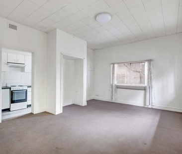 Conveniently located one bedroom apartment - Photo 1