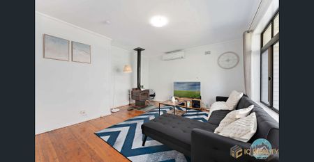 Fully Furnished Spacious 4 Bedroom Family Home - Photo 2