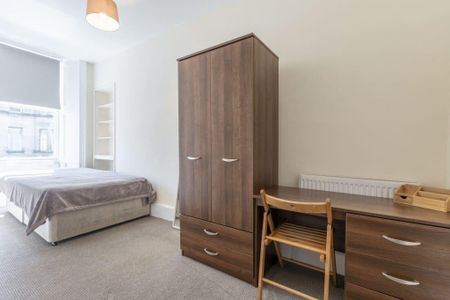 4 bedroom flat to rent - Photo 3