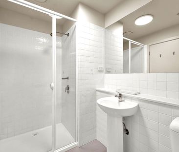 Fully Furnished 2 bed 2 bath High Demand Apartment - Photo 6