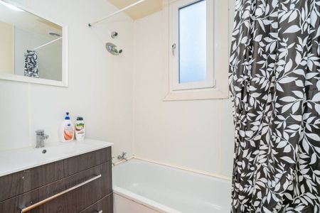 12 Dickson Street, Macandrew Bay - Photo 2