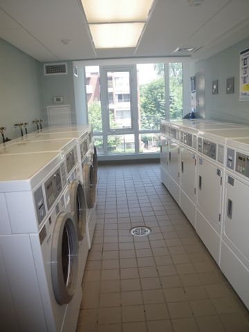 One Bedroom Apartment - Photo 3