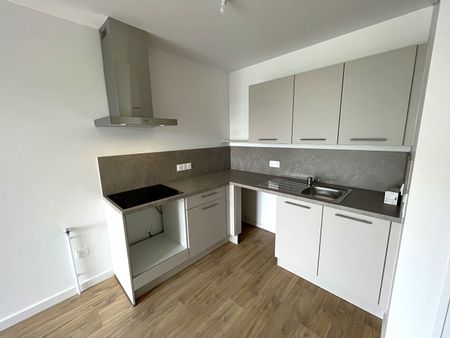 Location Appartement 3 pièces 56m² BIHOREL 76420 - Photo 2