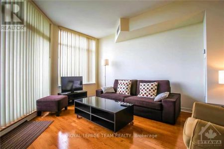 2002 - 570 LAURIER AVENUE W - Photo 2