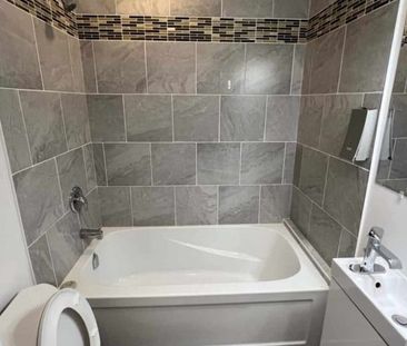 720 Princess St, Unit 208, Kingston, ON - Photo 2