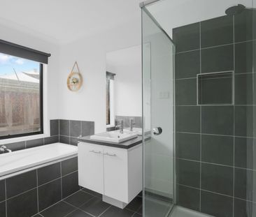 Spacious & Modern Family Home - Photo 6