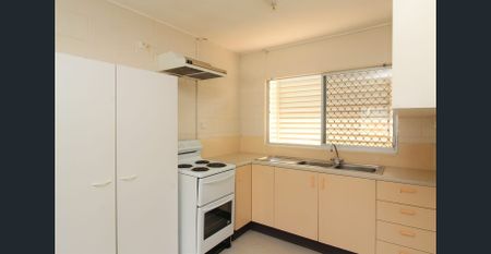 Spacious Unit on Jacobsen Crescent! - Photo 2