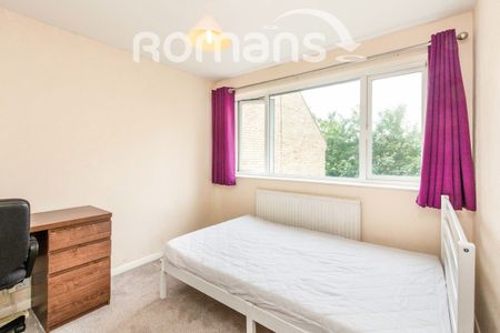 Weydon Hill Close, Farnham, GU9 - Photo 2