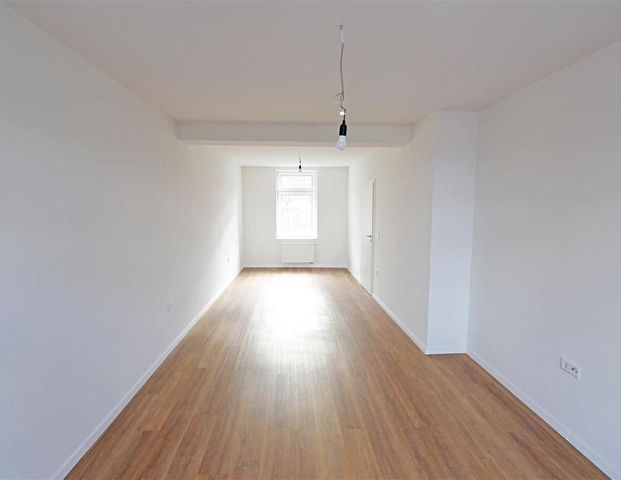 Große 2 Zimmerwohnung komplett renoviert, 1. Monat mietfrei - Photo 1