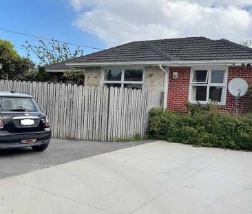 A home with office / study nook in master bedroom - Photo 5