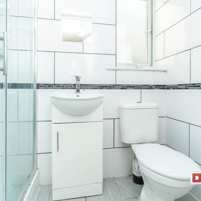 4 bedroom terraced house to rent - Photo 1