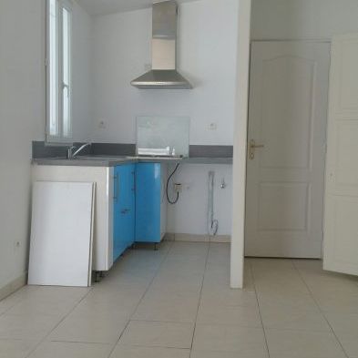 T2 MONTREUIL - Photo 1