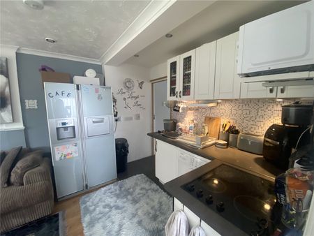 1 bedroom property to rent - Photo 4