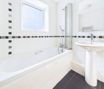 1 bedroom ground floor flat to rent - Photo 3