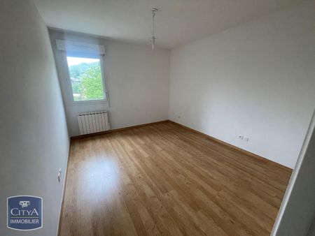 Location Appartement 4 pièces 84m² MARIGNIER 74970 - Photo 2