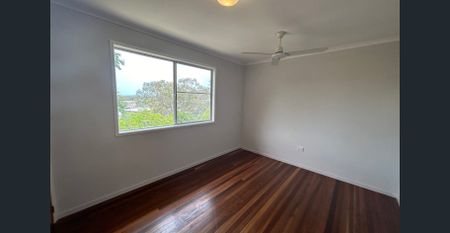 WHERE COMFORT MEETS EASY FAMILY LIVING - THIS BEAUTIFUL HOME IS AVAILABLE NOW! - Photo 4