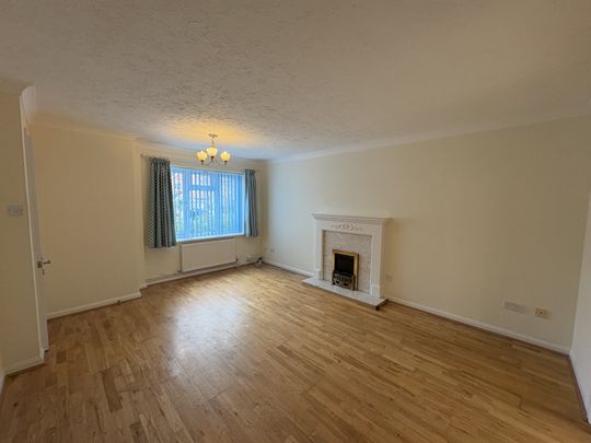 Marshwood Avenue, Poole - Photo 1