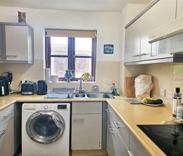 2 bedroom retirement property to rent - Photo 6