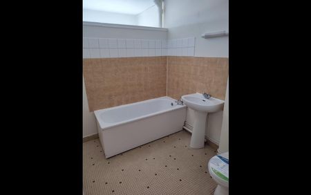 Location Appartement 2 pièces 48 m² Issoudun - Photo 4