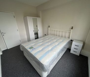 Room in a Shared Flat, Berry House, SW11 - Photo 3