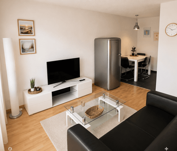 Möbliert wohnen im Herzen von Biel – 40 m², Balkon, Klima & Sauna - Foto 2