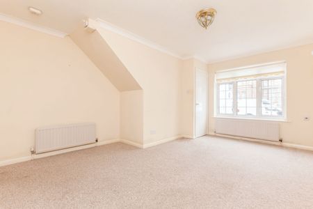 2 bedroom mid-terrace to rent Furness Road - Photo 2