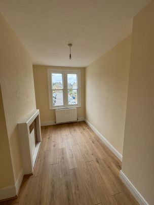 3 bedroom flat to rent - Photo 1