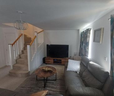 3 bedroom semi-detached house to rent - Photo 3
