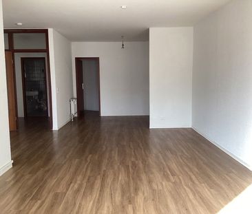 Preisgünstige, individuelle 1,5-Zimmer-Single-Wohnung - Photo 1