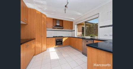 Modern, Private And Well Located - Photo 2